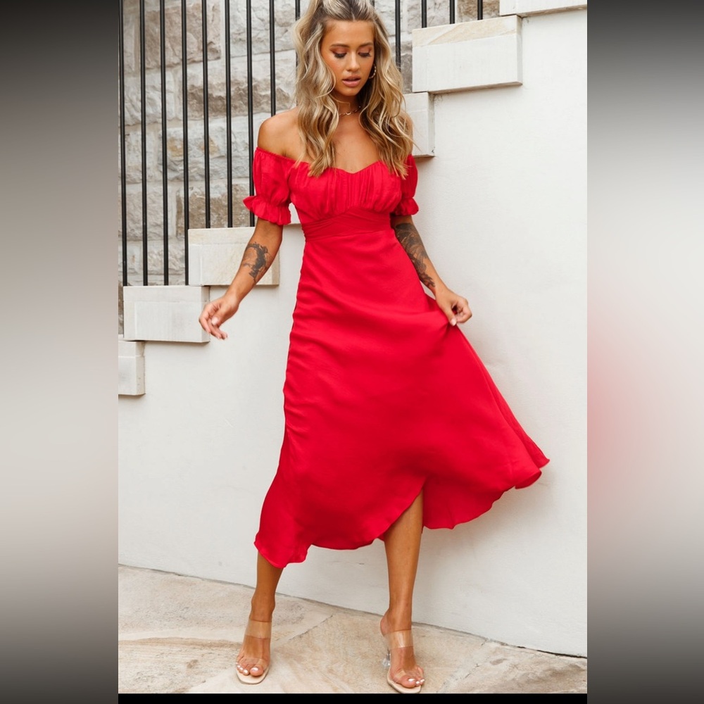 Selfie Leslie Linka off-shoulder tie back midi dress